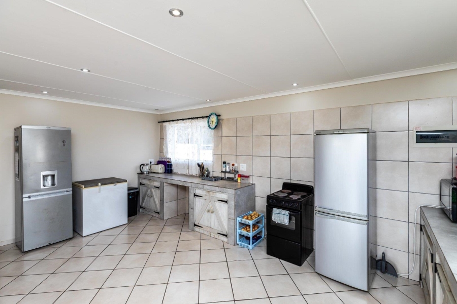 To Let 3 Bedroom Property for Rent in Kidds Beach Eastern Cape